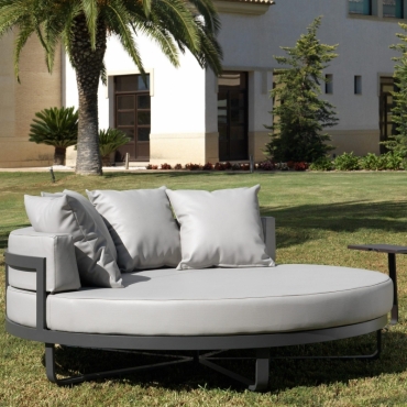 Round Bed Collection LAAR 001